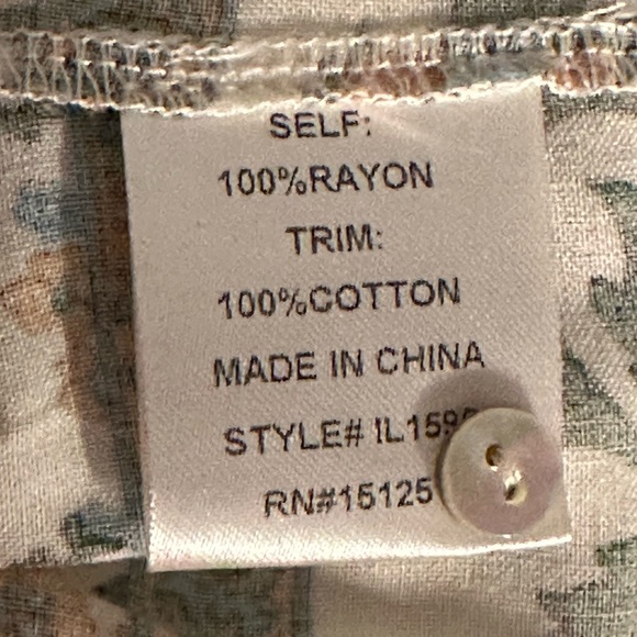 In Loom Short Sleeve Rayon Blouse Boho Floral Crocheted Lace Insert Ruffle L - Picture 4 of 5